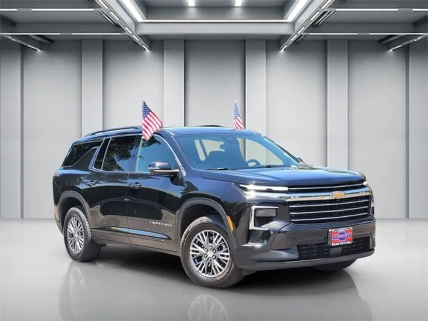 2024 Chevrolet Traverse photo 1