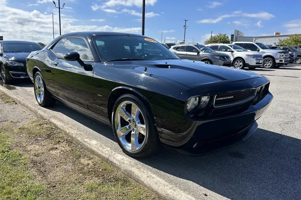 2014 Dodge Challenger R/T photo 1
