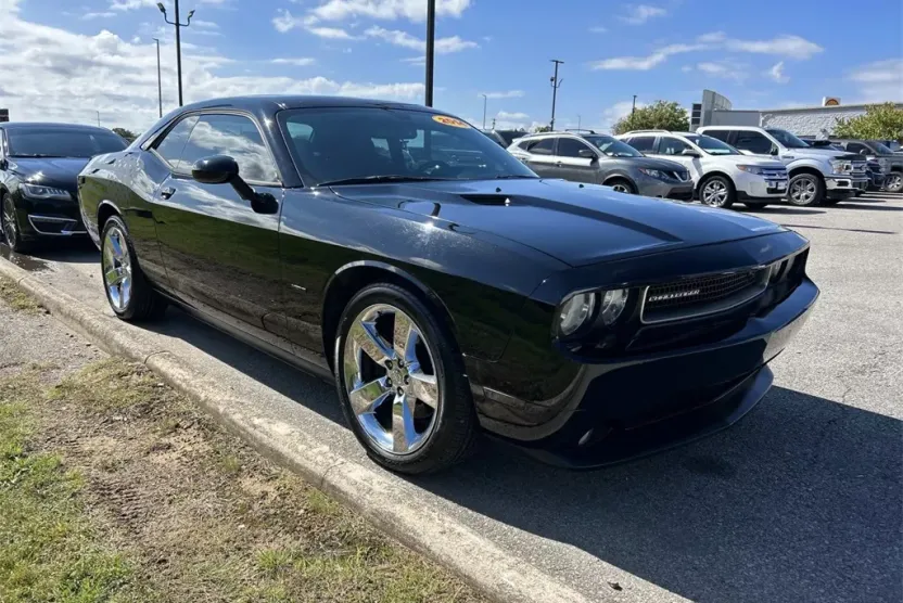 2014 Dodge Challenger R/T photo 1