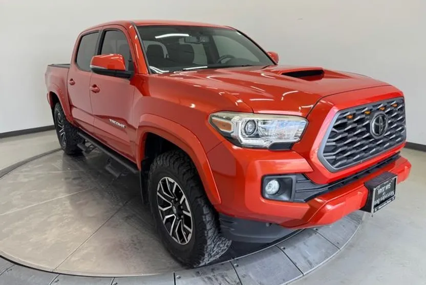 2017 Toyota Tacoma SR5 TRD Sport photo 1