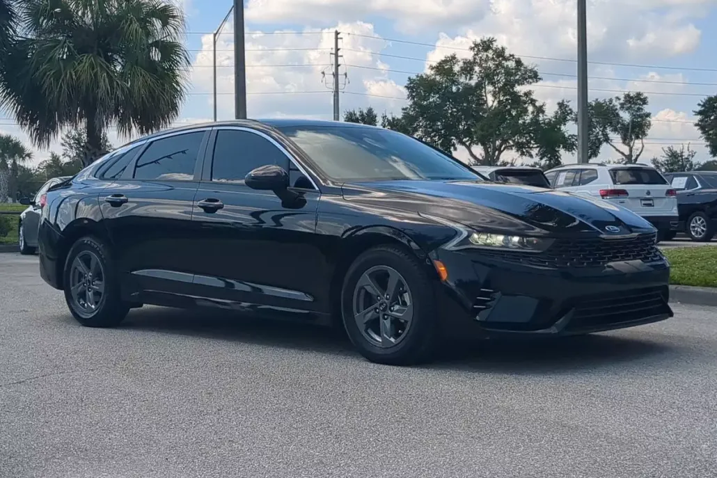2021 Kia K5 LX photo 1