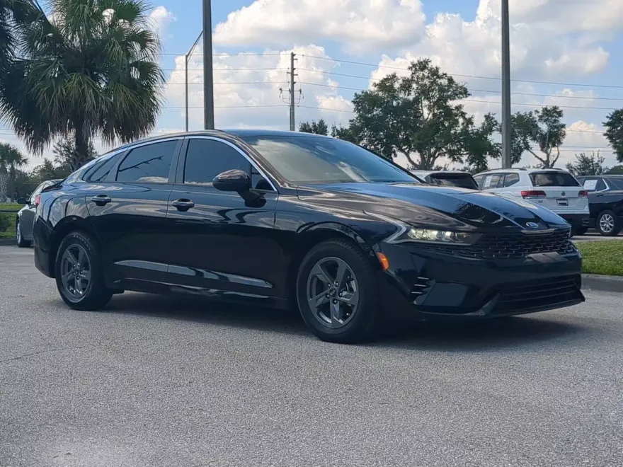 2021 Kia K5 LX photo 1