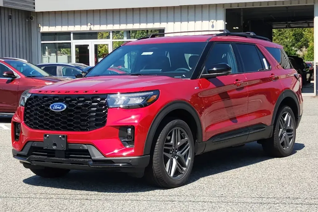 2025 Ford Explorer ST-Line photo 1