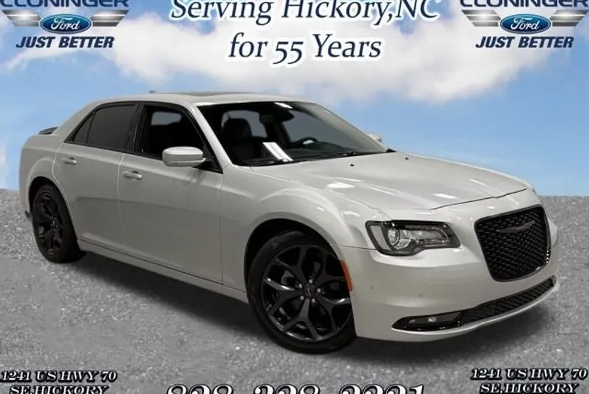 2023 Chrysler 300 S photo 1