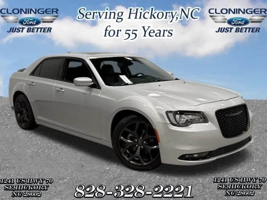 2023 Chrysler 300 S photo 1