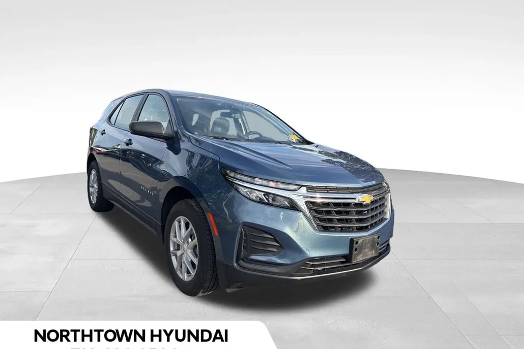 2024 Chevrolet Equinox LS photo 1