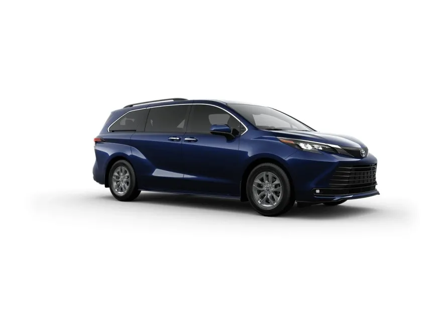 2025 Toyota Sienna XLE photo 13