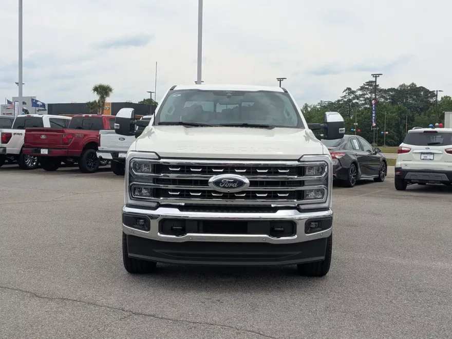 2025 Ford F-350 Lariat photo 1