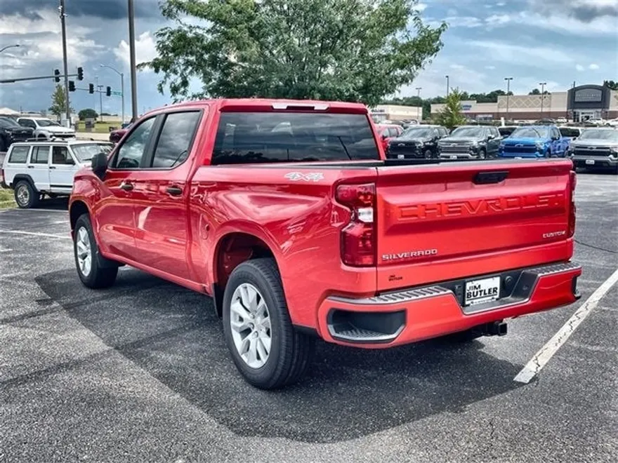 2025 Chevrolet Silverado 1500 Custom photo 1