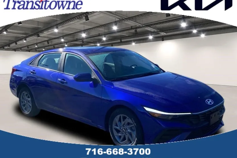 2024 Hyundai Elantra SEL photo 1