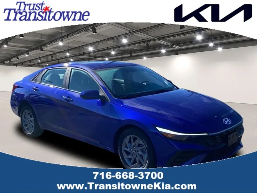 2024 Hyundai Elantra SEL photo 1