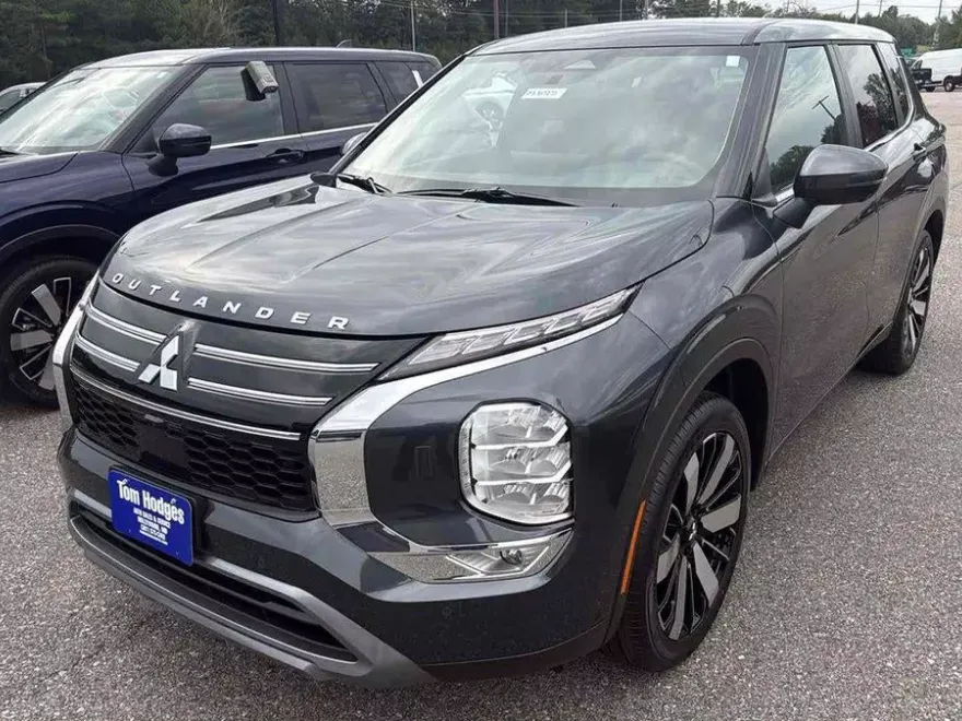 2025 Mitsubishi Outlander SE 2.5 S-AWC photo 1