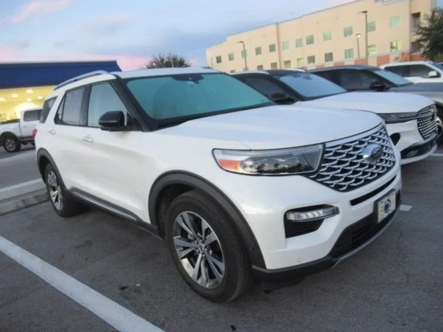 2020 Ford Explorer Platinum photo 1