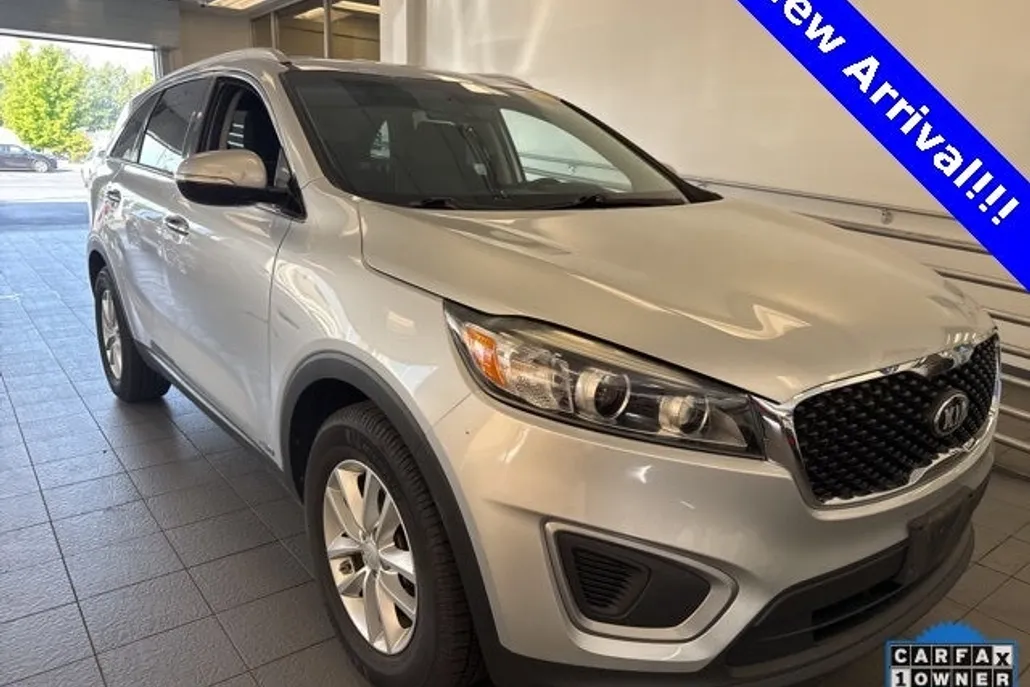 2017 Kia Sorento LX photo 1