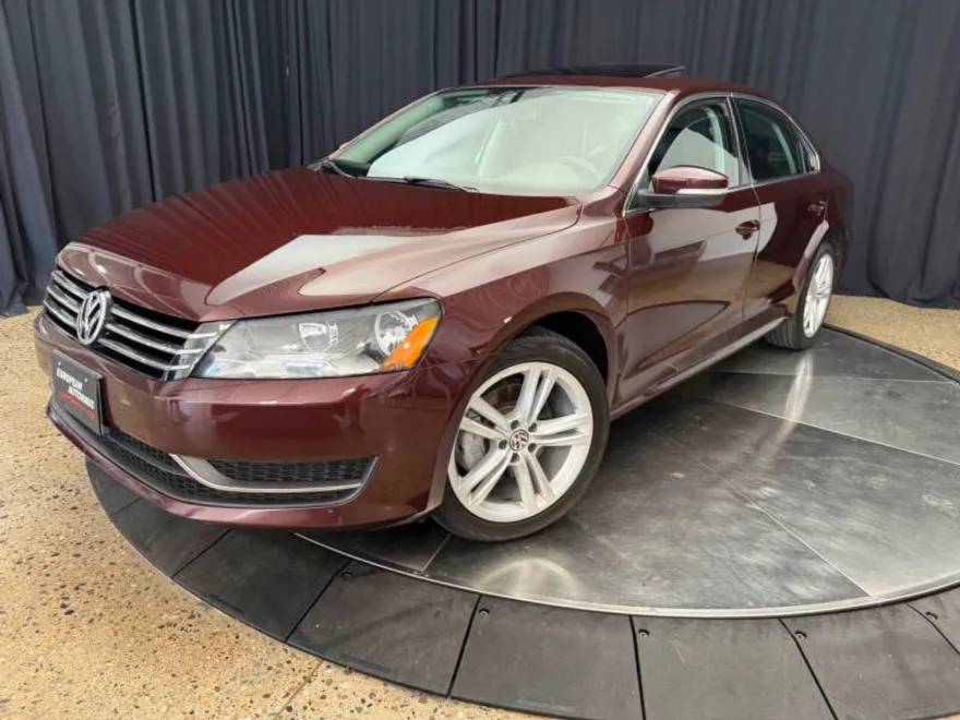 2014 Volkswagen Passat SE photo 1
