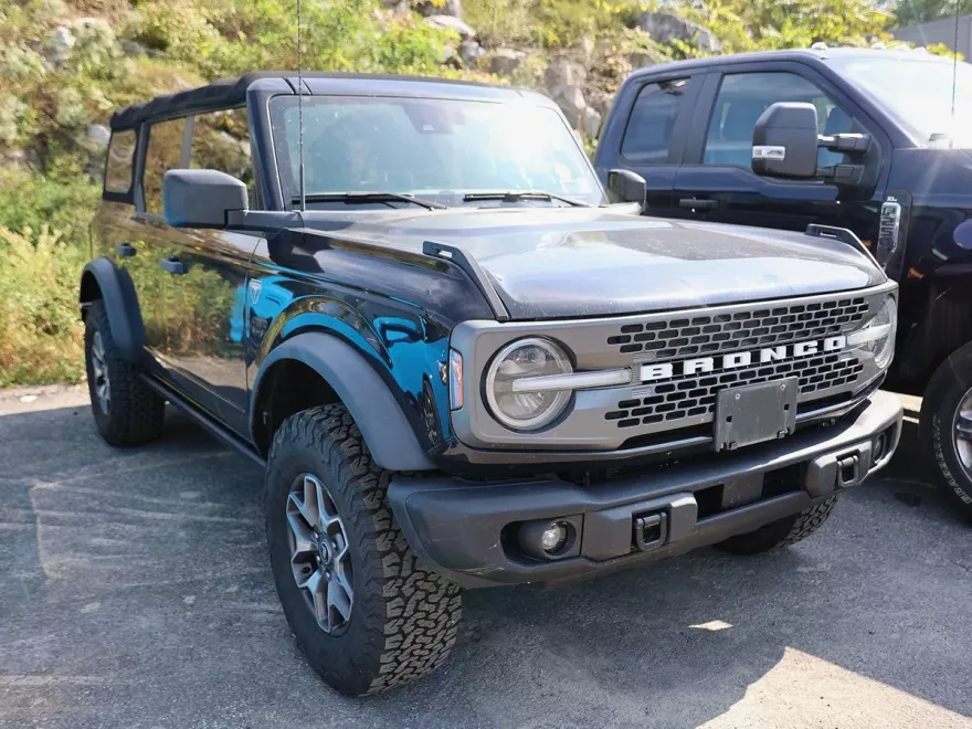 2022 Ford Bronco Badlands photo 1