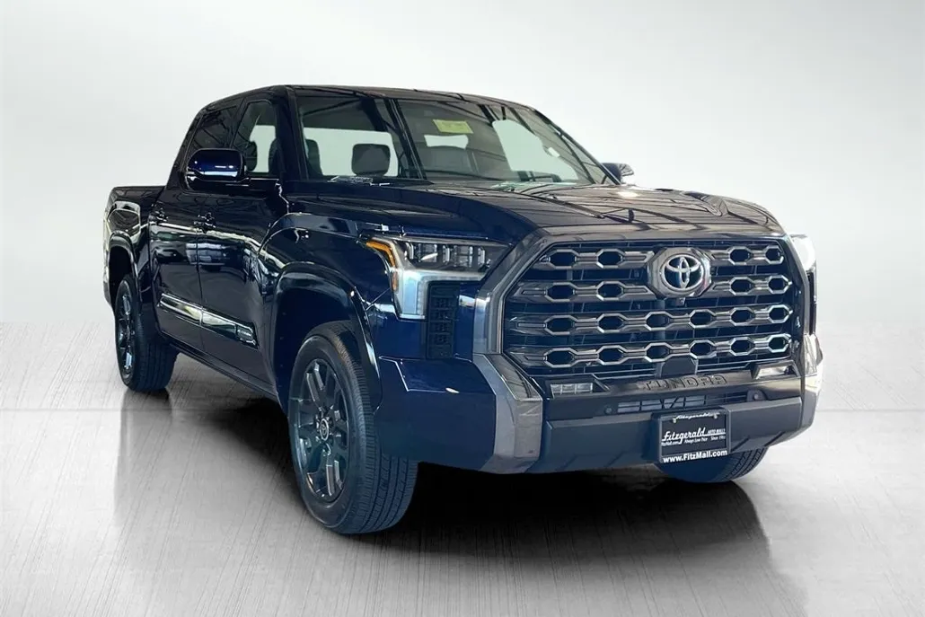 2024 Toyota Tundra Platinum photo 1