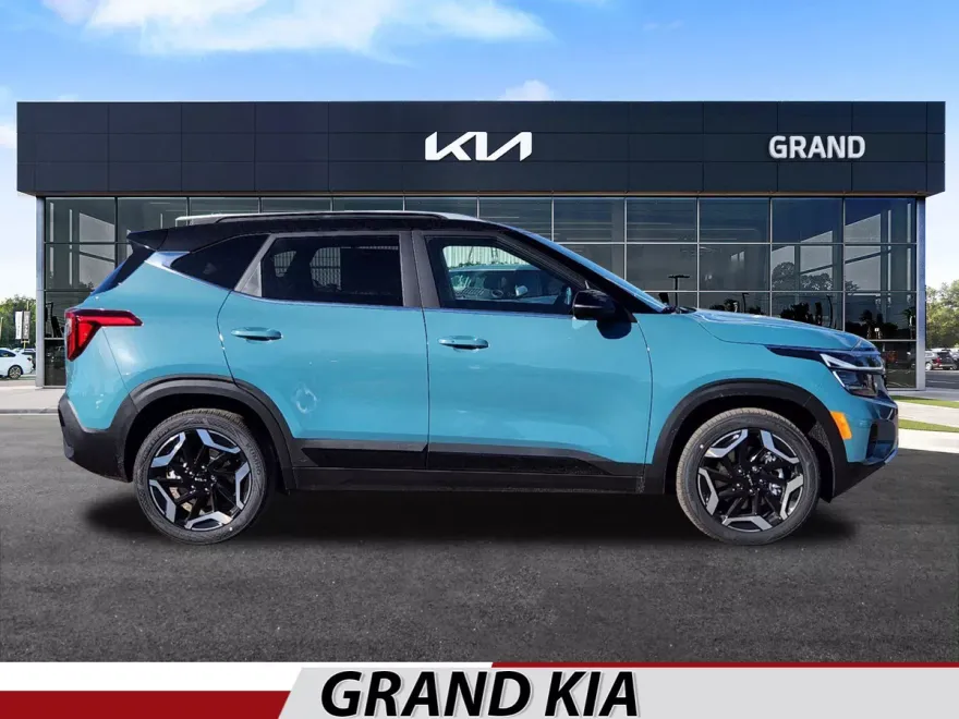 2025 Kia Seltos SX photo 1