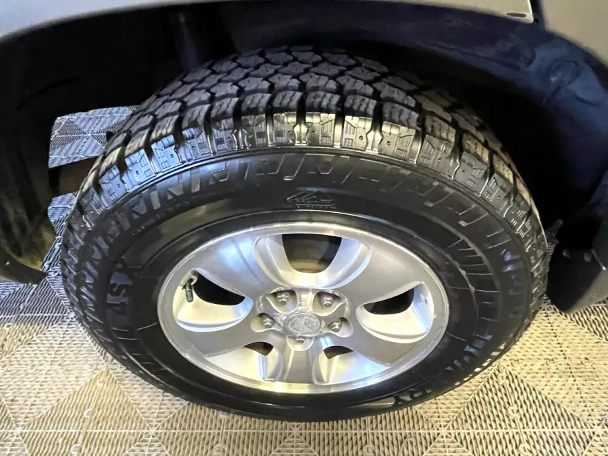 2003 Mazda Tribute ES photo 18