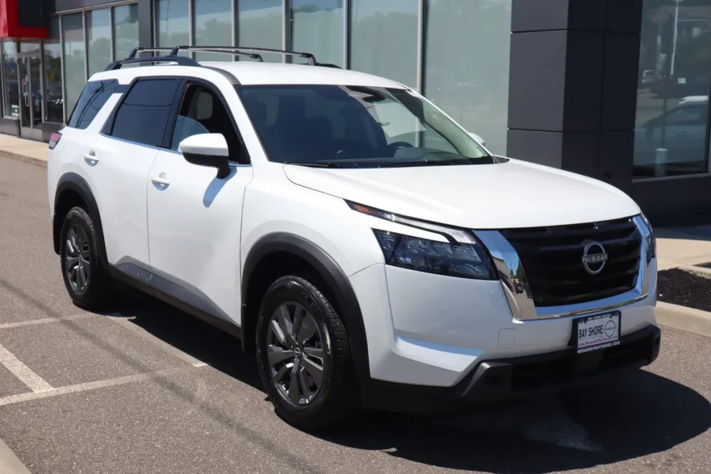 2025 Nissan Pathfinder SV photo 1