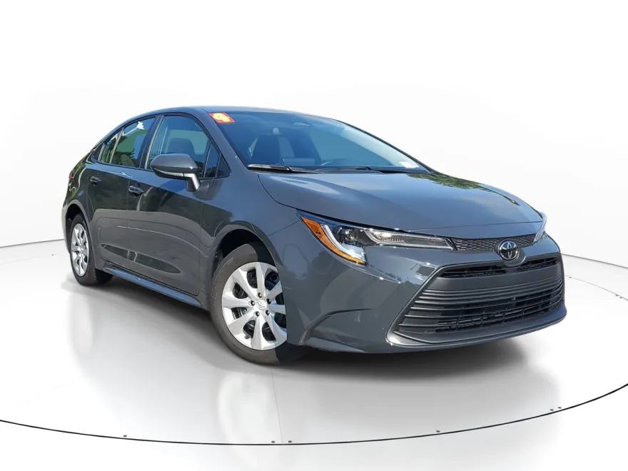 2024 Toyota Corolla LE photo 1