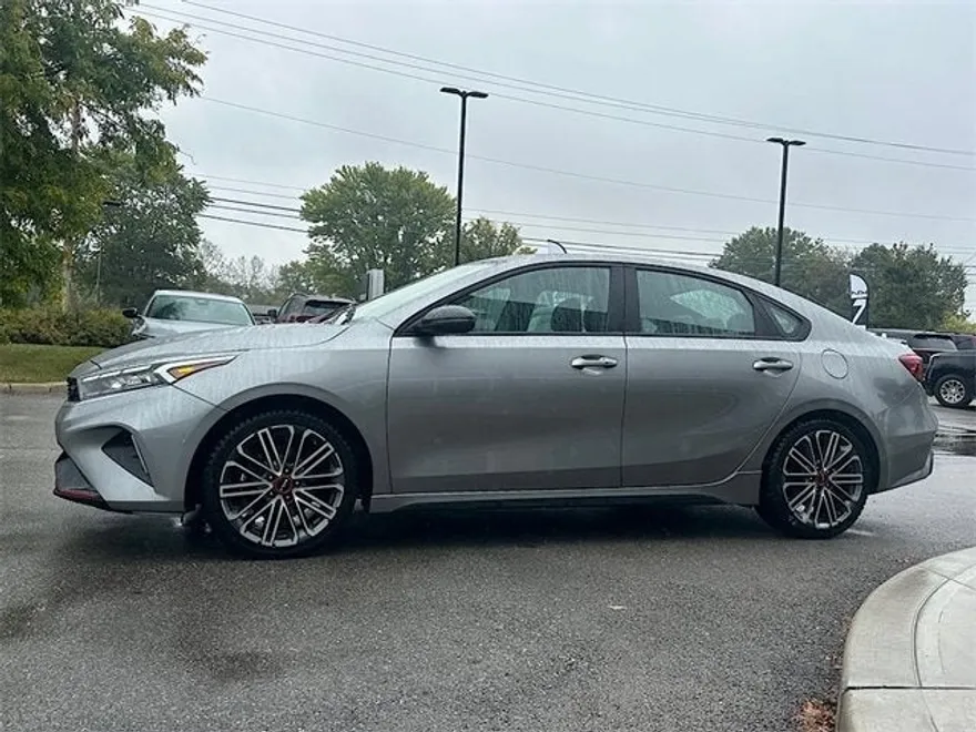 2023 Kia Forte GT photo 1