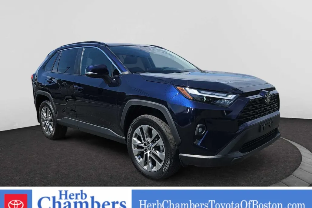 2024 Toyota RAV4 XLE Premium photo 1