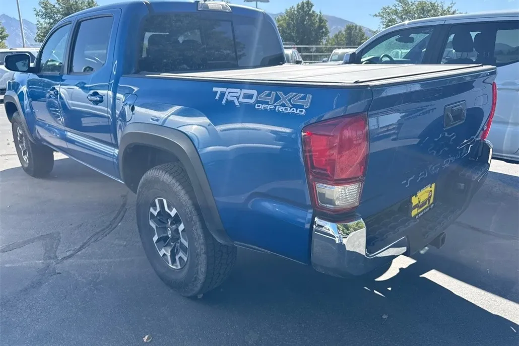 2017 Toyota Tacoma SR5 V6 photo 1