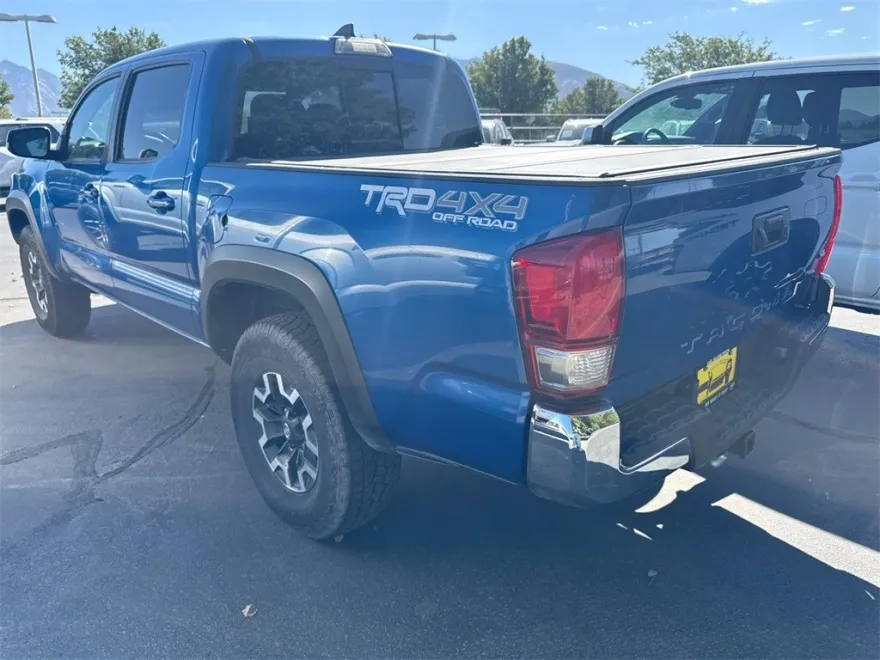 2017 Toyota Tacoma SR5 V6 photo 1