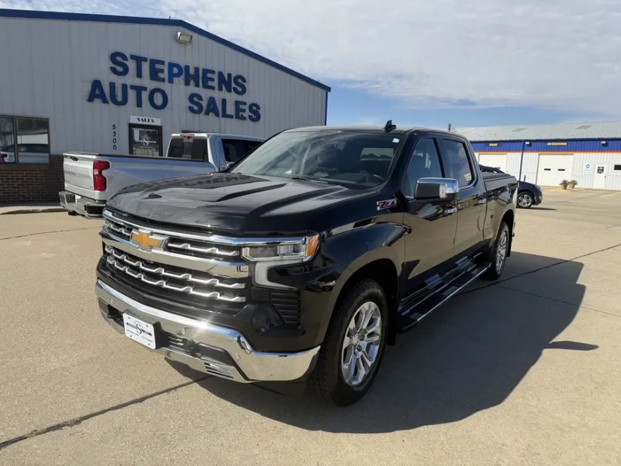 2024 Chevrolet Silverado 1500 LTZ photo 1