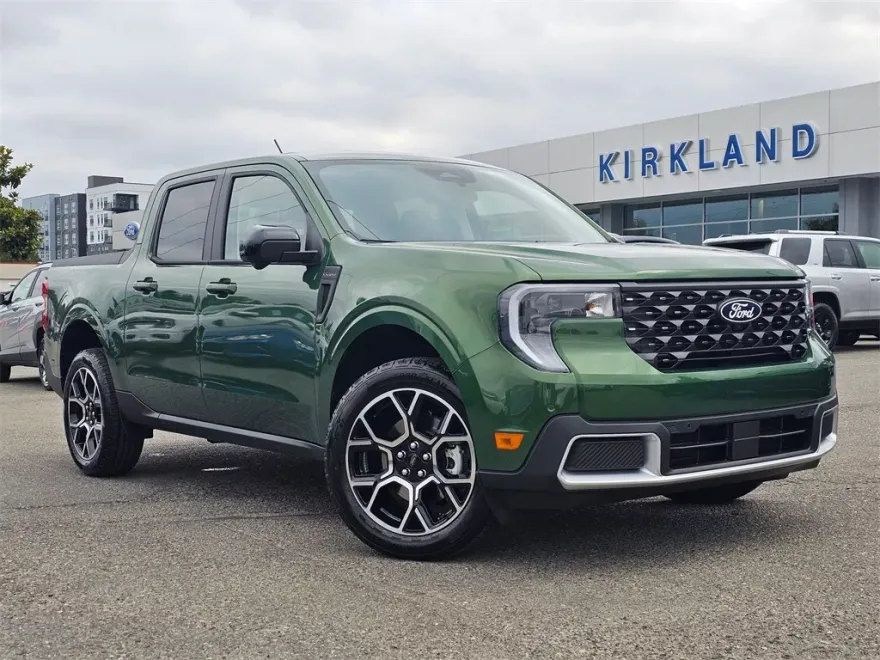 2025 Ford Maverick Lariat photo 1