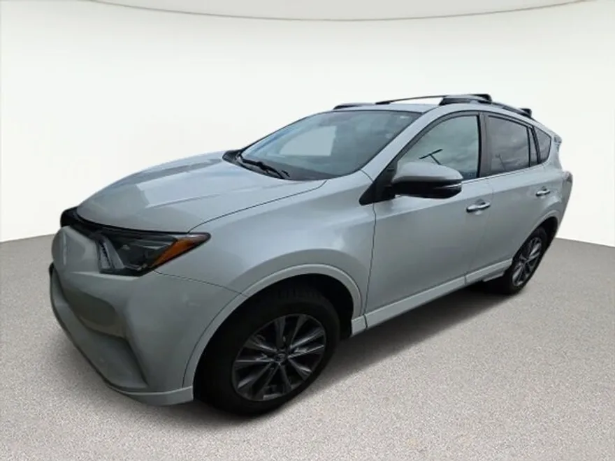 2017 Toyota RAV4 Platinum photo 1