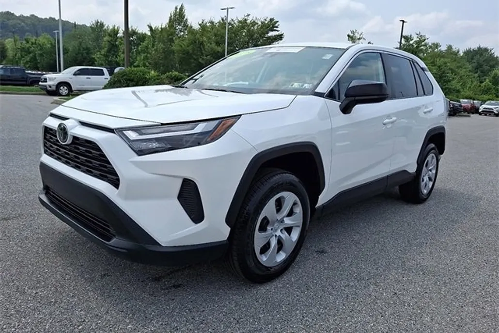 2025 Toyota RAV4 LE photo 1