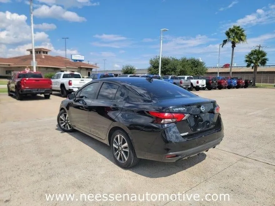2021 Nissan Versa 1.6 SV photo 1