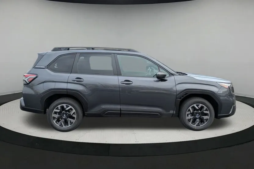 2025 Subaru Forester Premium photo 1