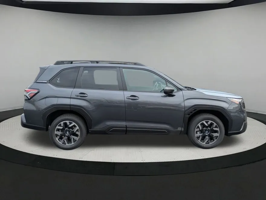 2025 Subaru Forester Premium photo 1