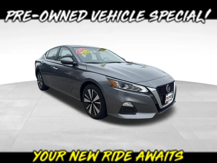 2022 Nissan Altima 2.5 SV photo 1