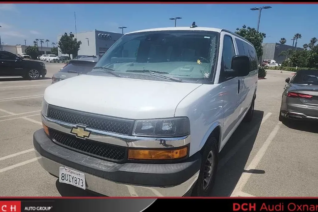 2019 Chevrolet Express LT photo 1