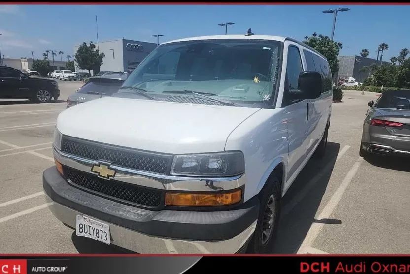 2019 Chevrolet Express LT photo 1