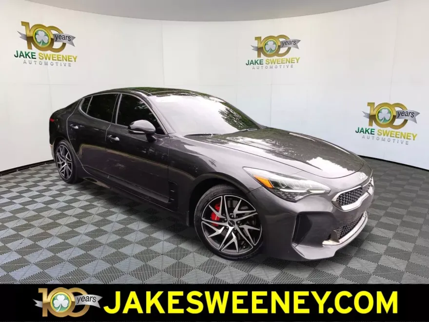 2023 Kia Stinger GT-Line photo 1