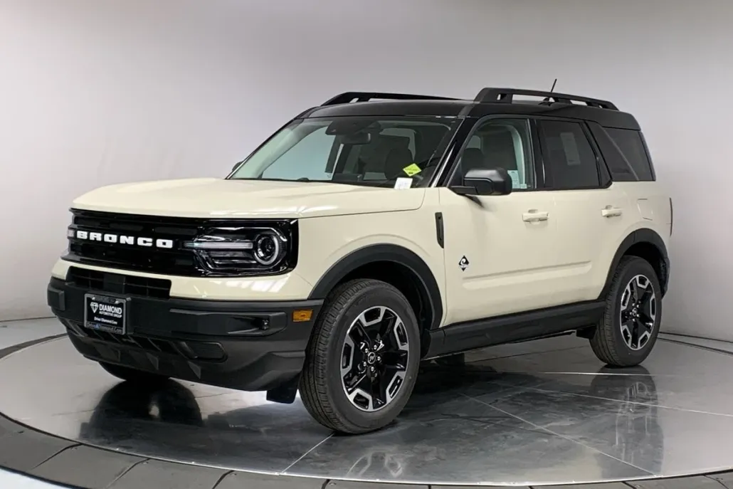 2024 Ford Bronco Sport Outer Banks photo 1