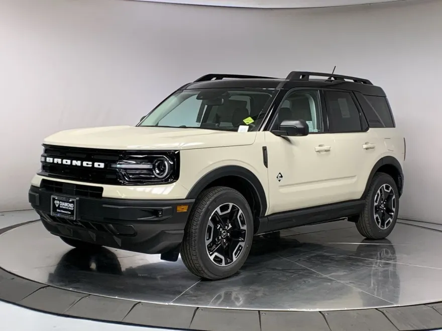 2024 Ford Bronco Sport Outer Banks photo 1