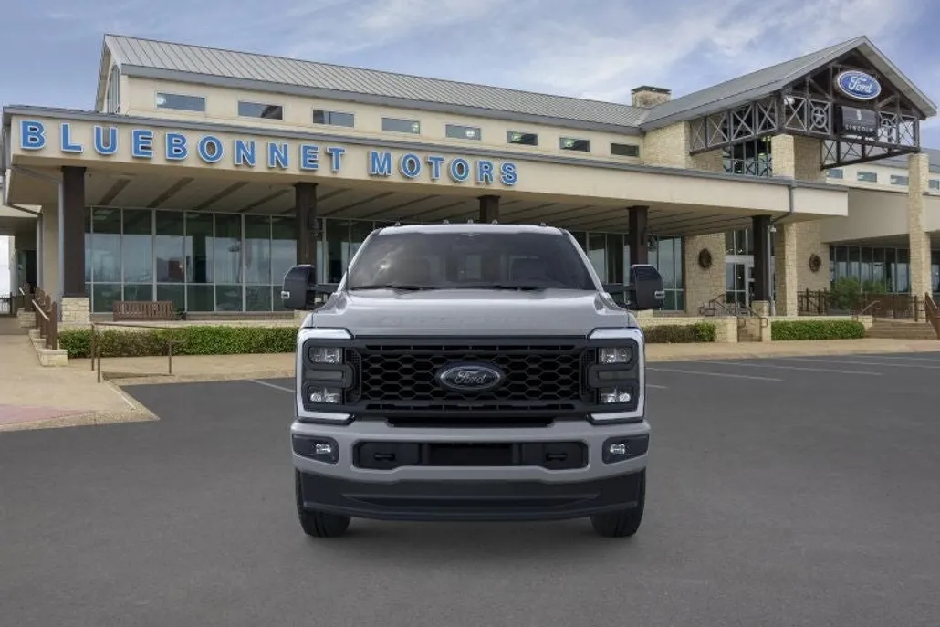 2025 Ford F-250 Lariat photo 1