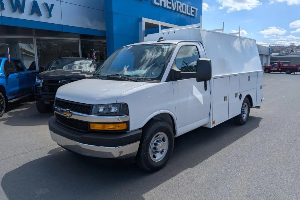 2024 Chevrolet Express 3500 Cutaway Van photo 1