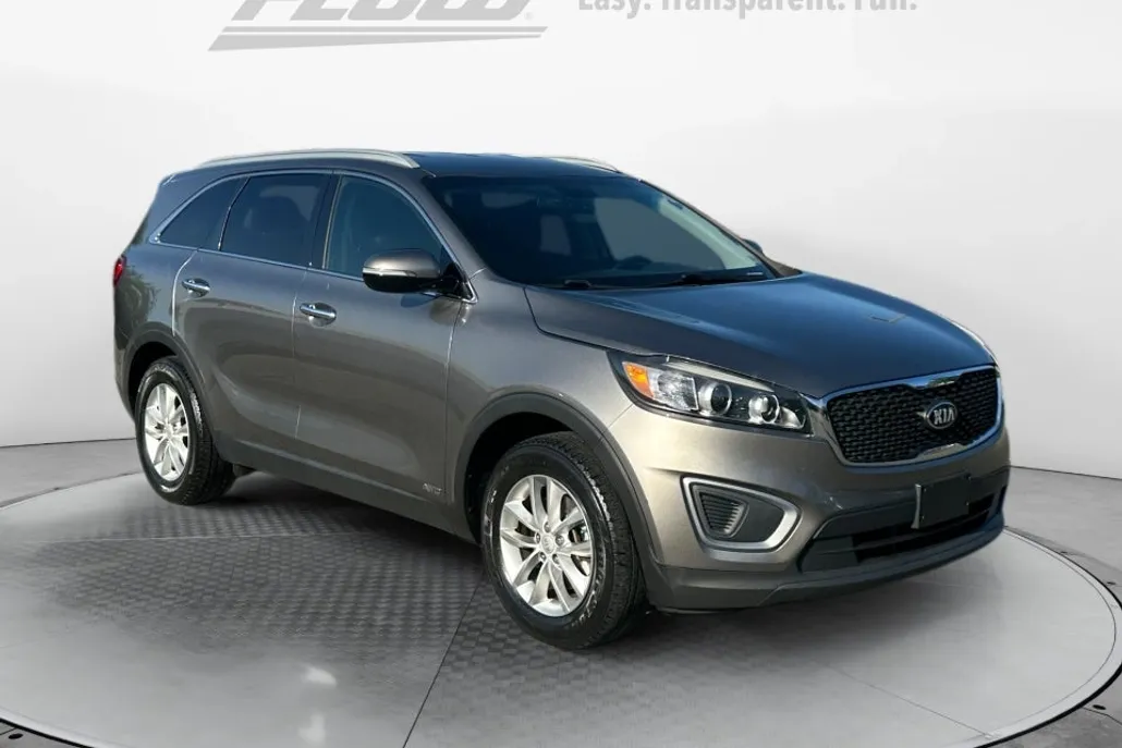 2016 Kia Sorento LX photo 1