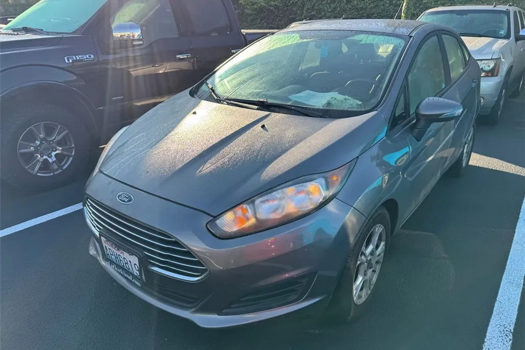 2014 Ford Fiesta SE photo 1