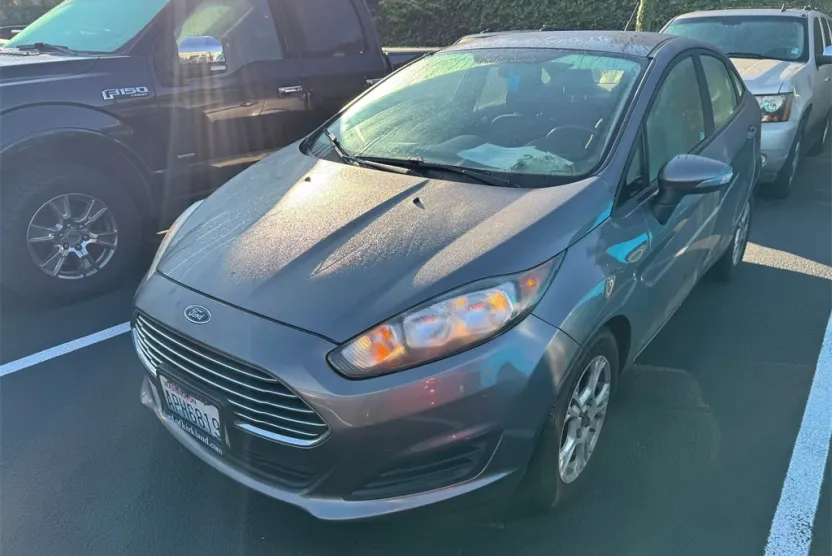 2014 Ford Fiesta SE photo 1