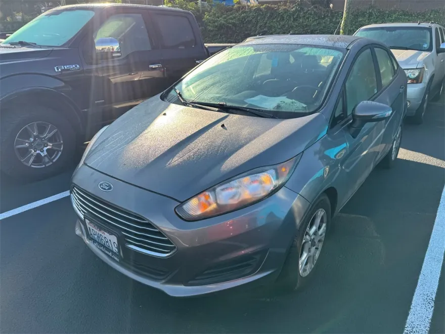 2014 Ford Fiesta SE photo 1