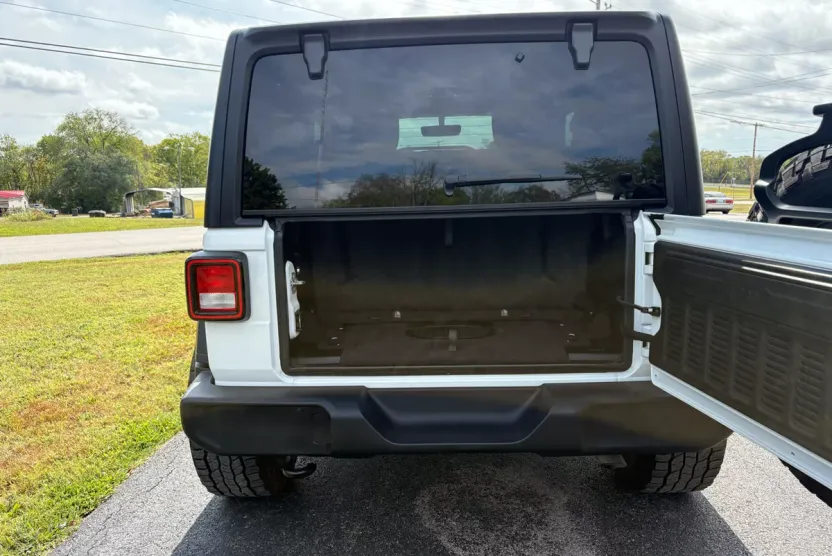 2022 Jeep Wrangler Sport S photo 1