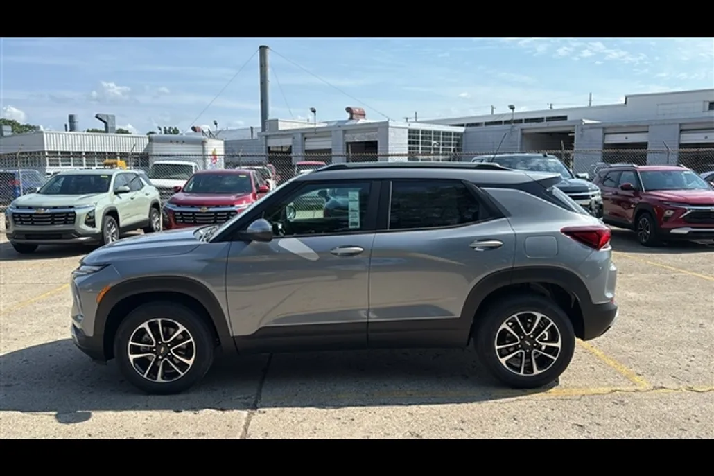 2026 Chevrolet Trailblazer LT photo 1